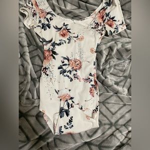 Short sleeve bodysuit